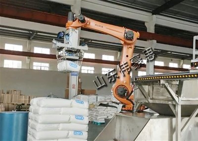 山東偉豪思飼料全自動拆垛機現場