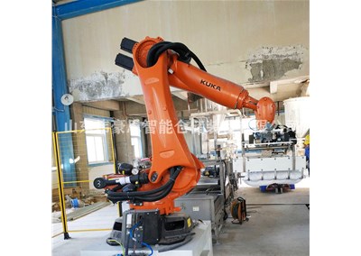 鐵粉全自動碼垛設備 機械手碼垛機工作現場