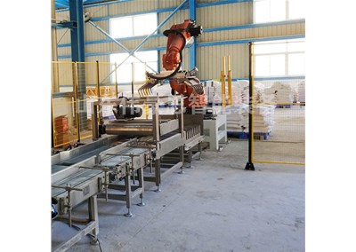 金屬鹽自動包裝碼垛機 機械手碼垛機客戶現場
