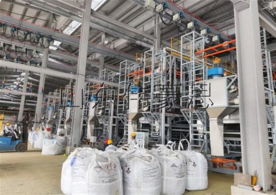 顆粒料全自動噸袋拆袋機設備優勢介紹